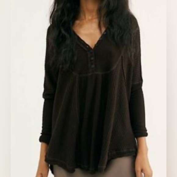 Free People Tops - FREE PEOPLE Leo Henley Thermal Top Size XS Black